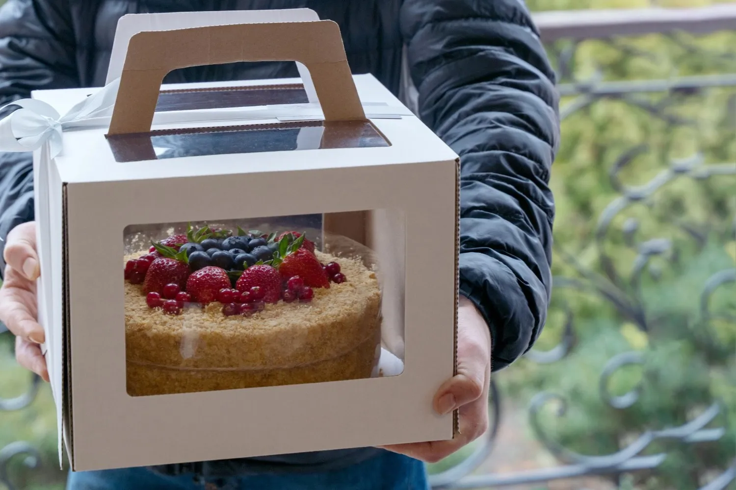 You are currently viewing How to Choose the Right Cupcake Boxes for Delivery and Gifting