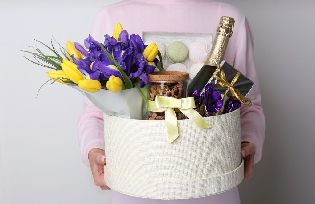 Read more about the article Gift Boxes for Mum in Australia: Curated Picks for Every Budget